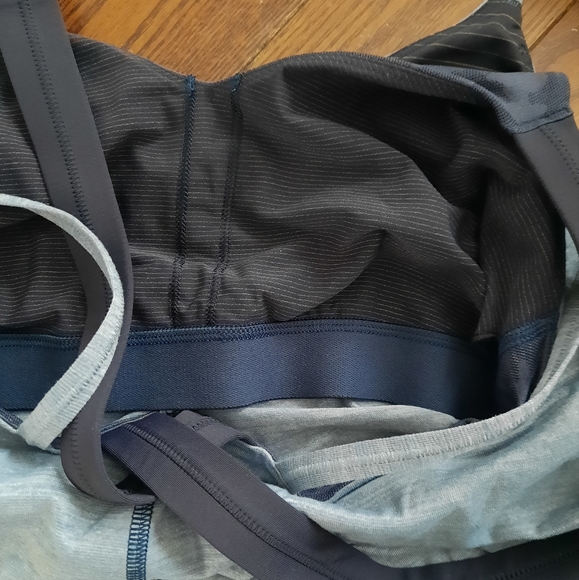 Lululemon Run For Gold Tank, Size 10 - Picture 11 of 11